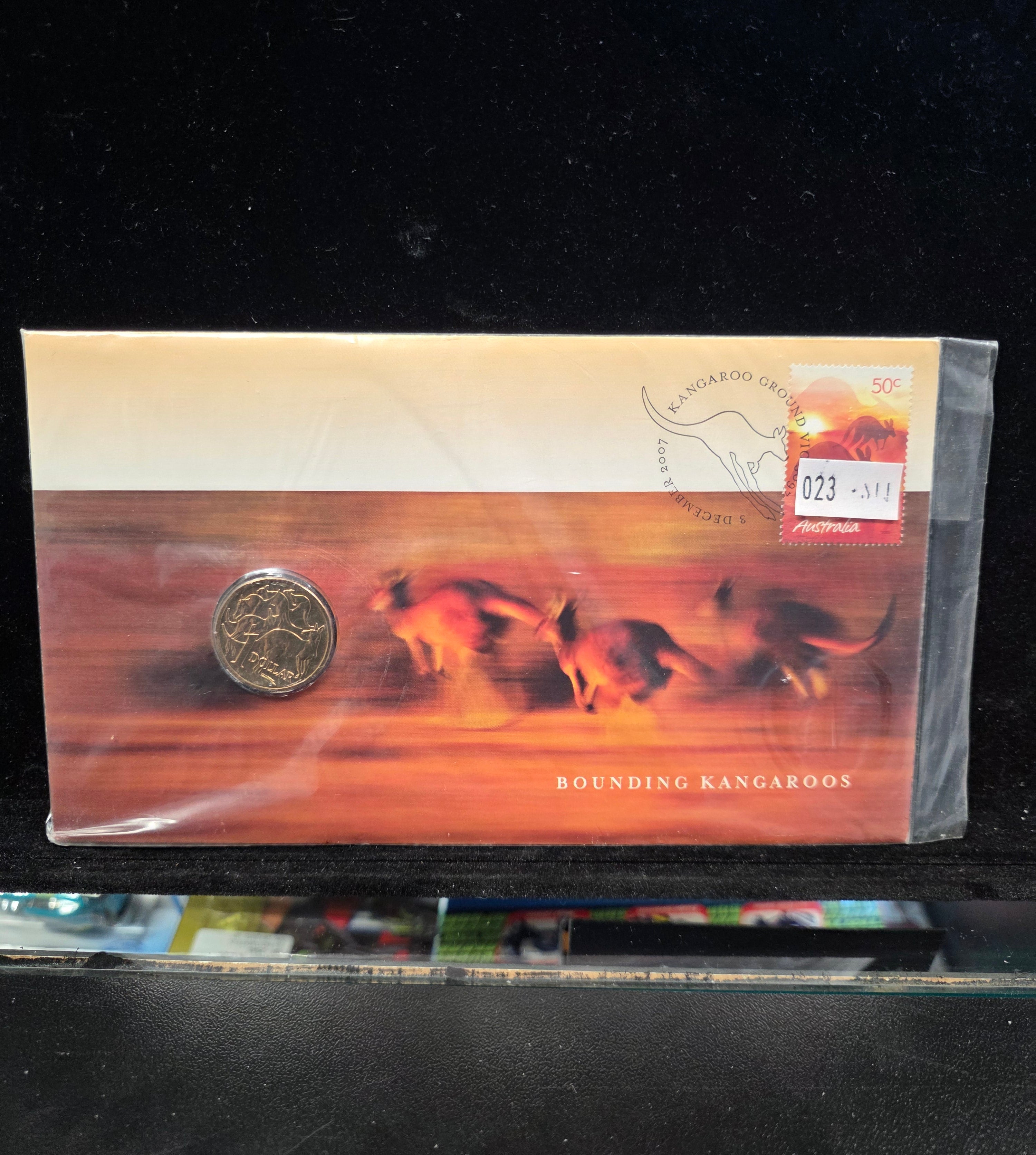 #023 2007 Australia Post “Bounding Kangaroos” PNC – $1 Coin & 50c Stamp Collectible