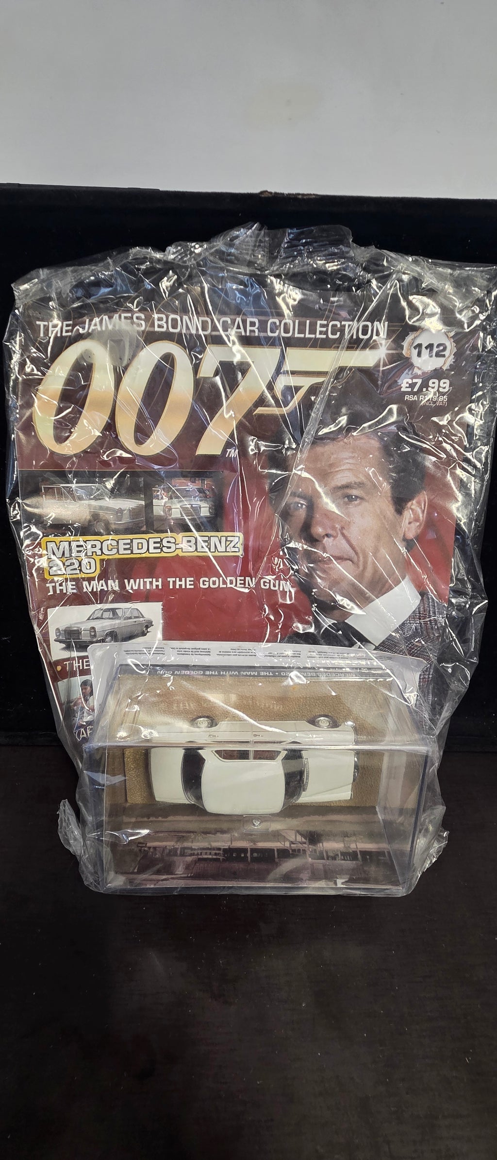 #P015 007 James Bond Car Collection #112 Mercedes‑Benz 220 – The Man With The Golden Gun – Sealed Magazine & Car Model