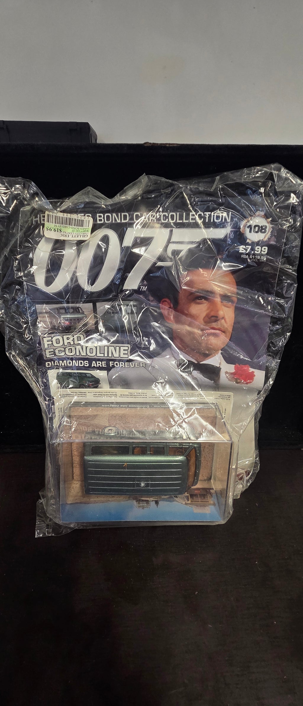 #P016 007 James Bond Car Collection #108 – Ford Econoline “Diamonds Are Forever” Sealed