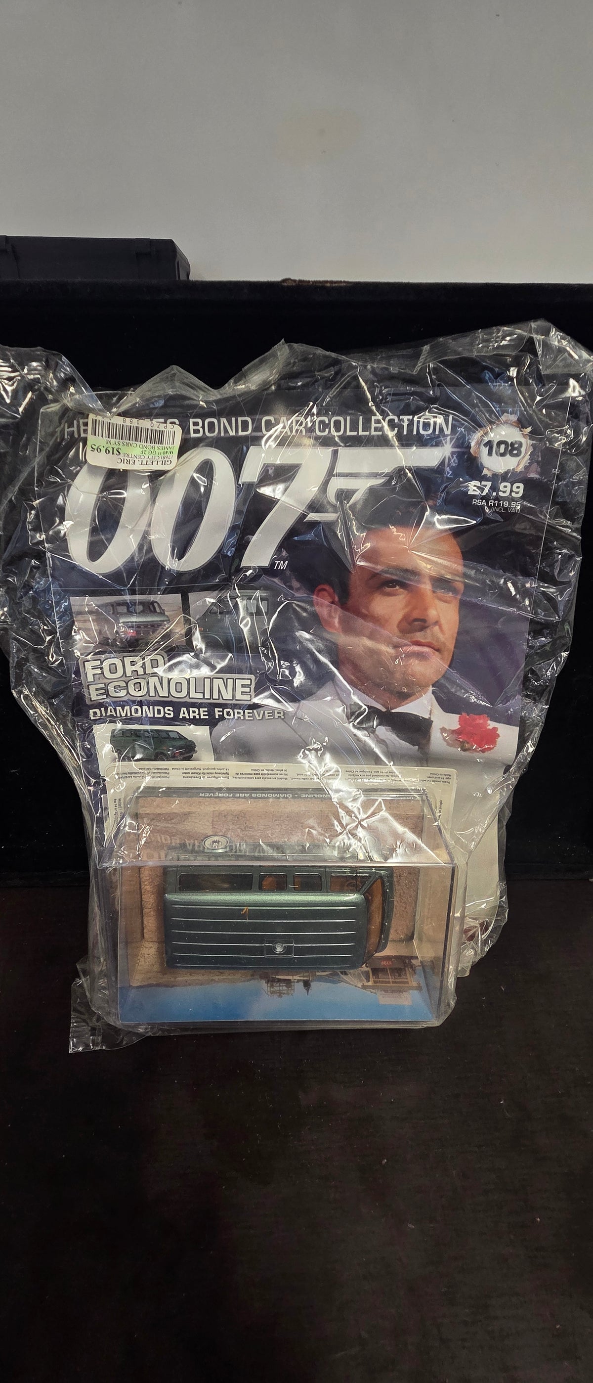 #P016 007 James Bond Car Collection #108 – Ford Econoline “Diamonds Are Forever” Sealed