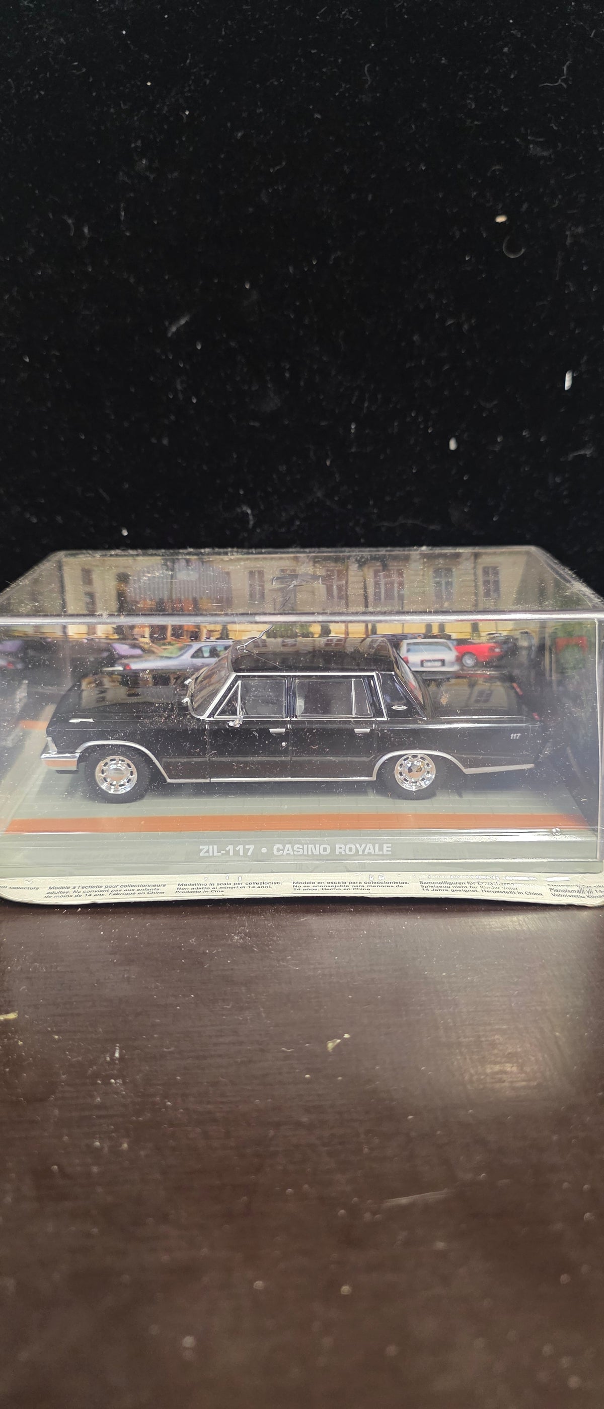 #P017 007 Casino Royale ZIL-117 Limo 1:43 Diecast Car w/ Display Case