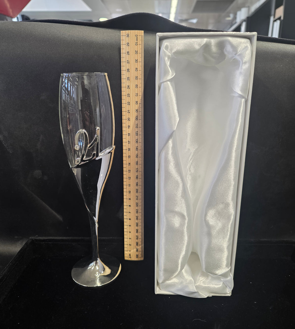 #P021 21st Birthday Crystal Champagne Flute w/ Gift Box – Silver “21” Toasting Glass