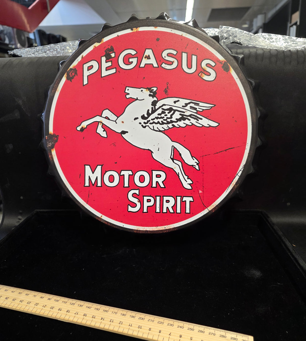 #P022 Vintage Pegasus Motor Spirit Bottle Cap Metal Sign – 30cm Wall Art Garage / Man Cave Decor