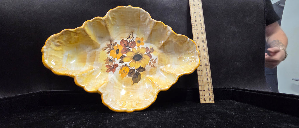 #P023 Vintage Yellow Sunflower Scalloped Ceramic Serving Dish / Bowl