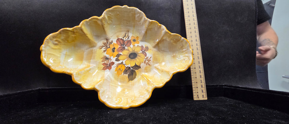 #P023 Vintage Yellow Sunflower Scalloped Ceramic Serving Dish / Bowl