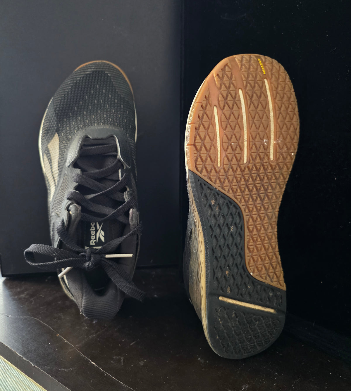 #P028 Reebok Women’s Training Shoes Black/Gum – Size 7.5 US (Pre-Owned)