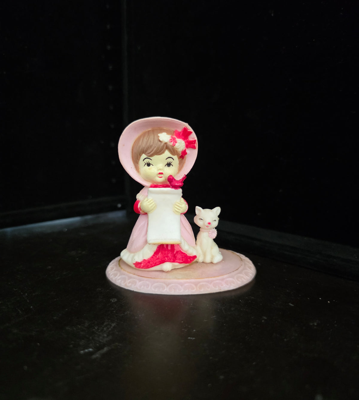 #P027 Vintage Pink Bonnet Girl w/ Scroll & Cat Figurine – Cute Kitsch Shelf Decor