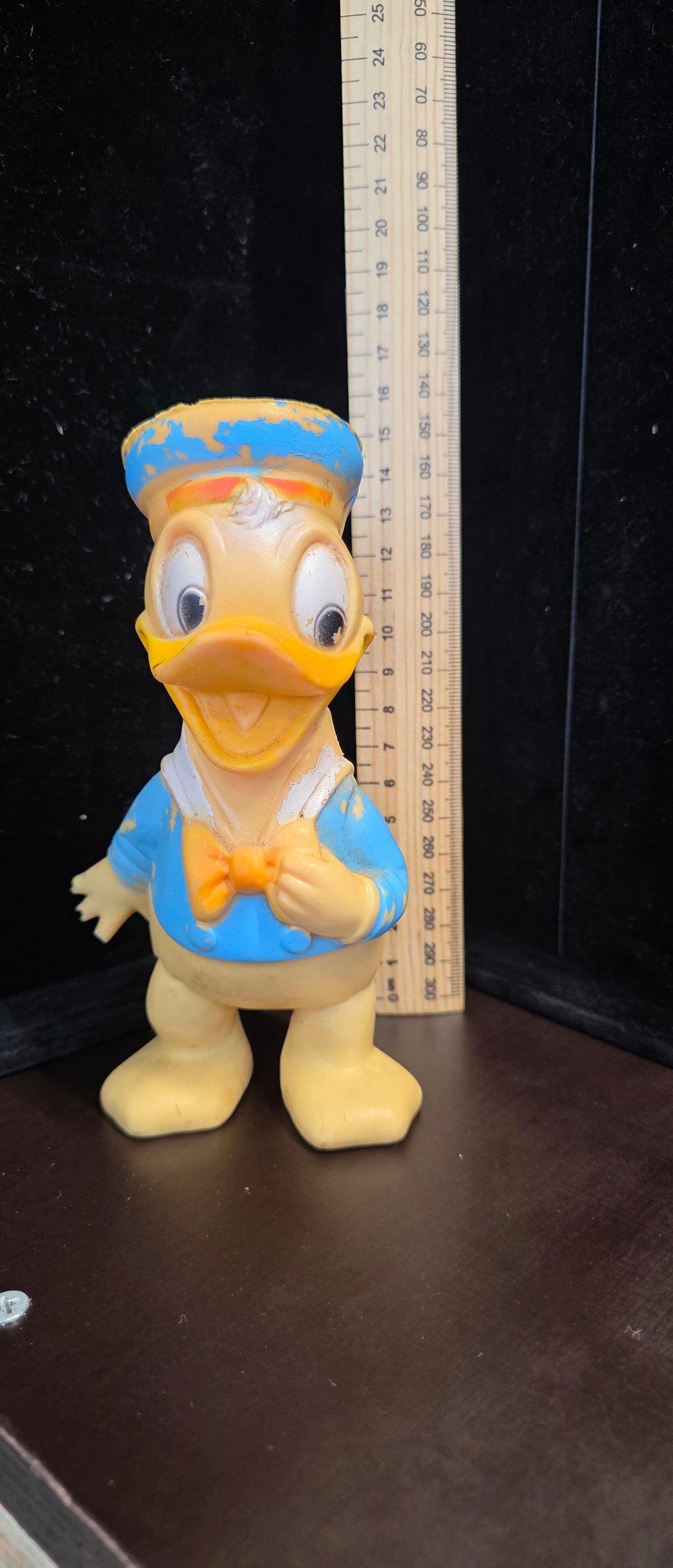 #P029 Vintage Donald Duck Comber by Plasticraft Squeak Toy – Made in Australia, 10" Figurine, Paint Wear