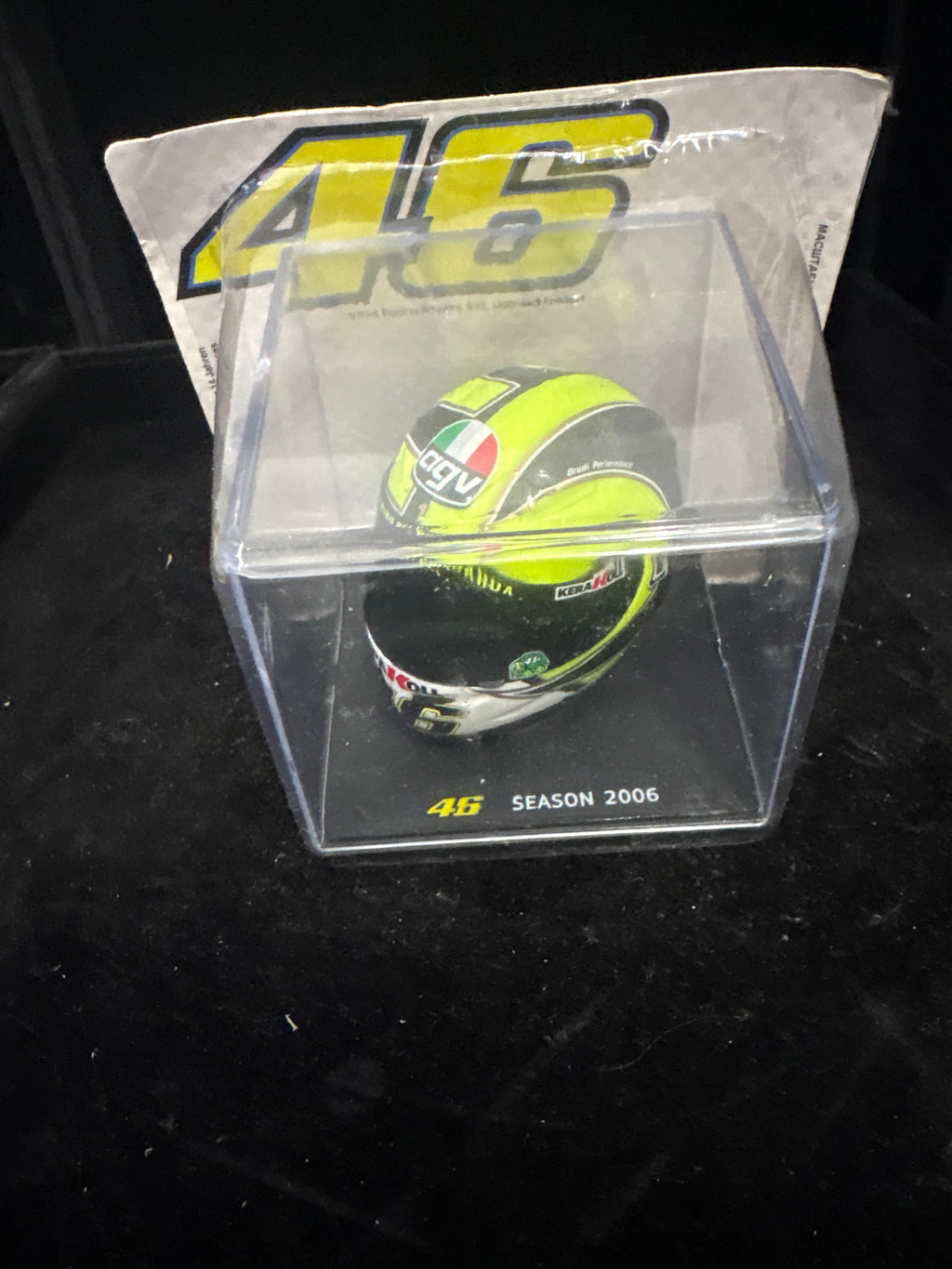 #P004 Valentino Rossi #46 Mini Helmet – Season 2006 Collectible (MT9ALA0028)
