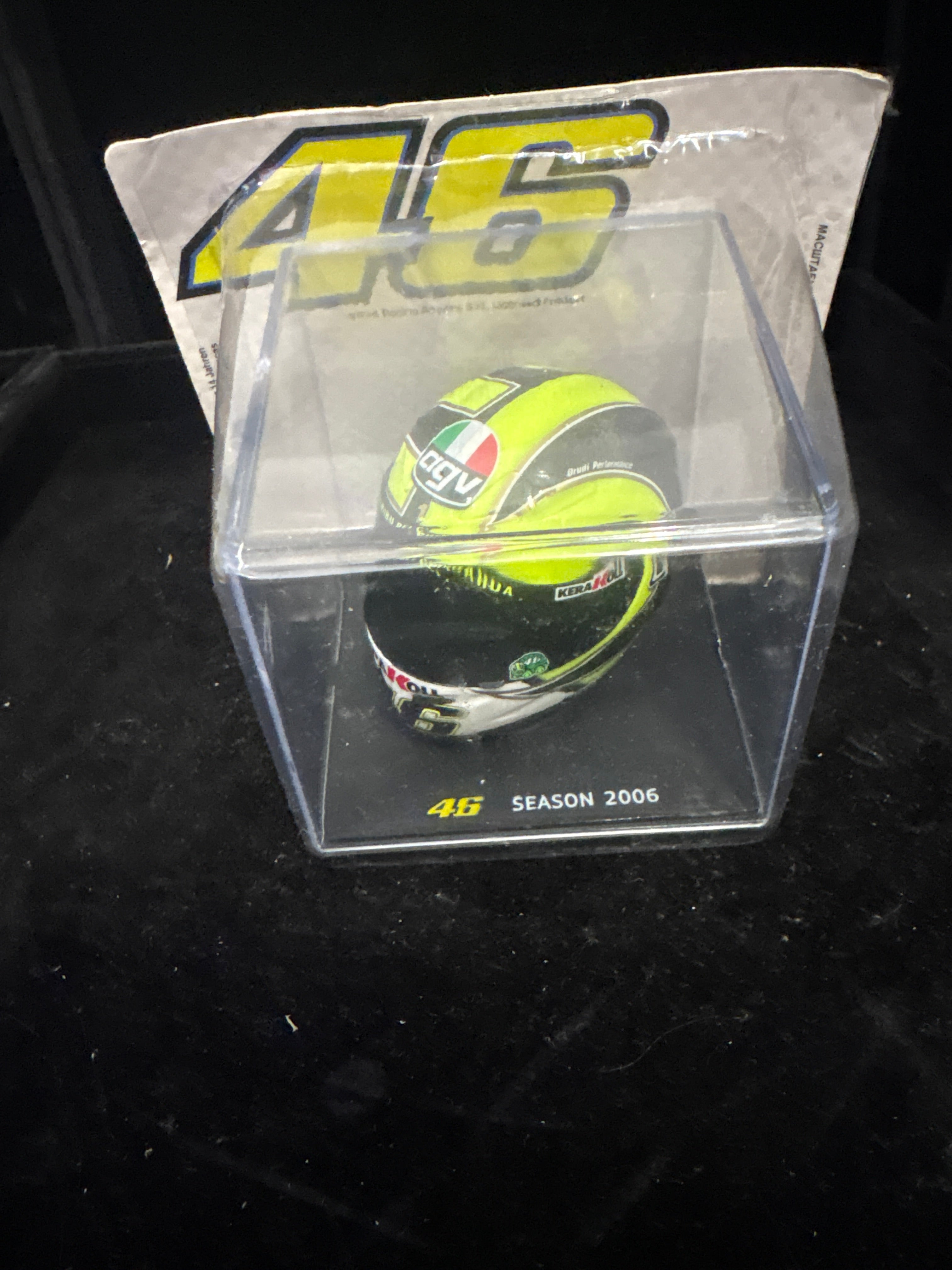 #P004 Valentino Rossi #46 Mini Helmet – Season 2006 Collectible (MT9ALA0028)
