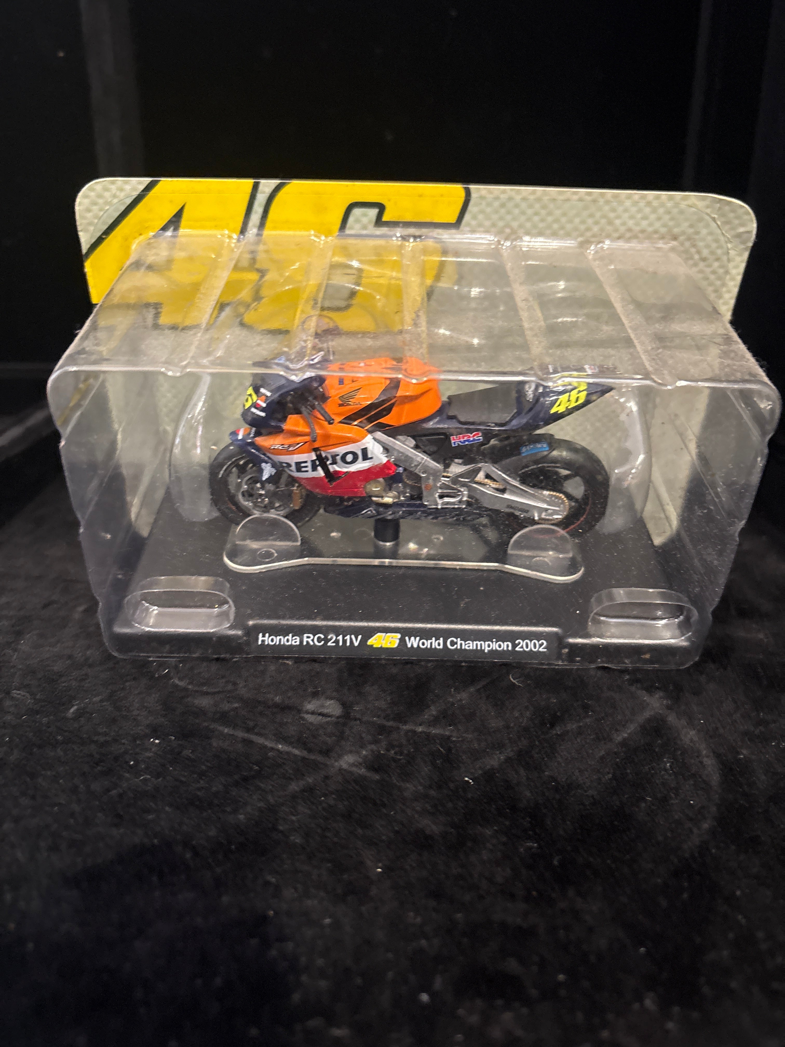 #P002 Honda RC211V #46 Repsol MotoGP 2002 World Champion Die‑Cast Model (Panini)