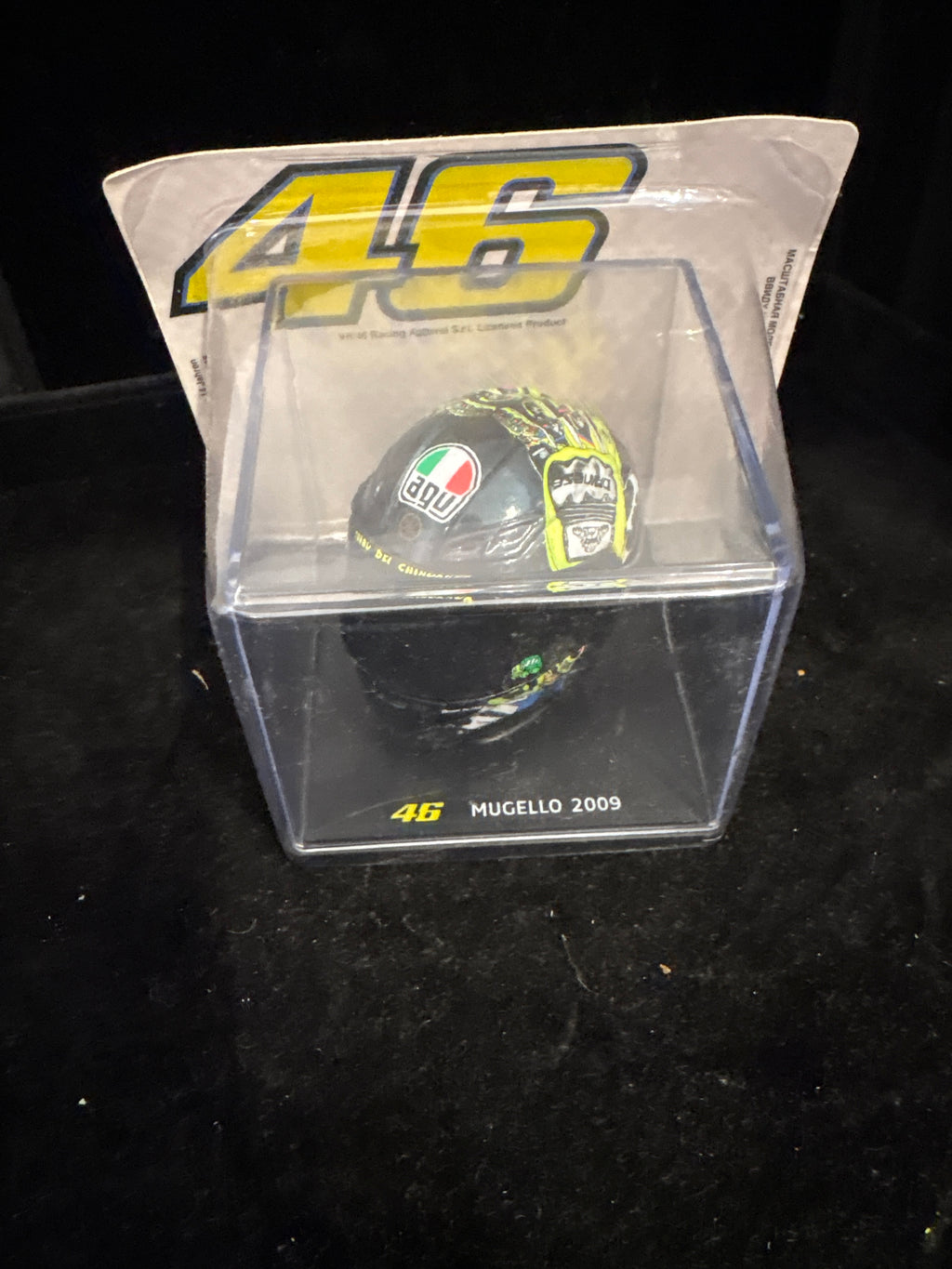 #P003 Valentino Rossi “46” Mugello 2009 Mini Helmet – Display Box – Collectible Racing Replica