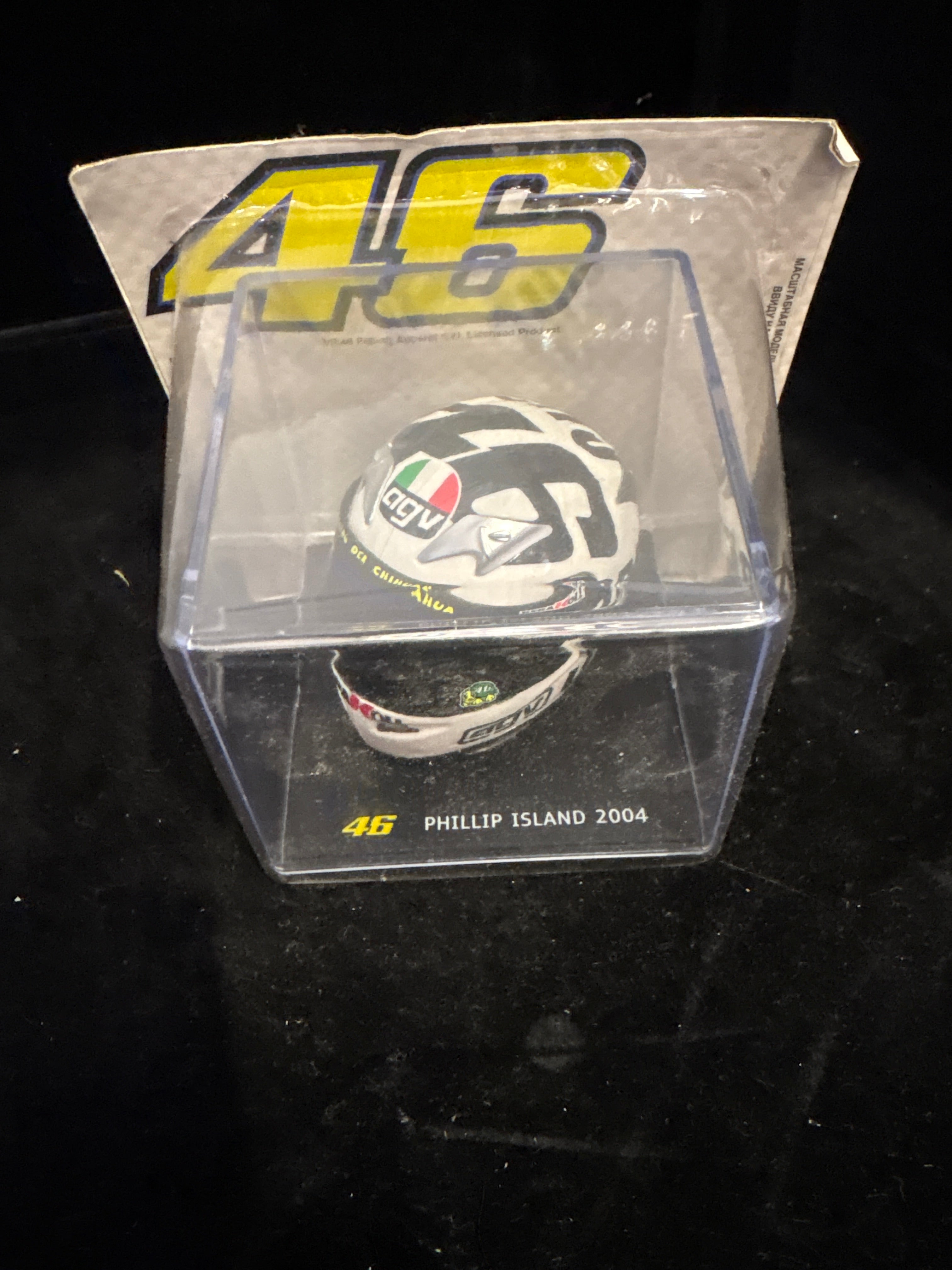 #P003 Valentino Rossi #46 Mini Helmet – Phillip Island 2004 Collectible (MT9ALA0014)