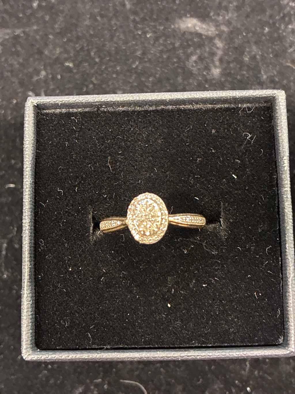 #R5 9ct Gold Diamond Ring • Size 11 • 1.9g • Elegant Sparkle