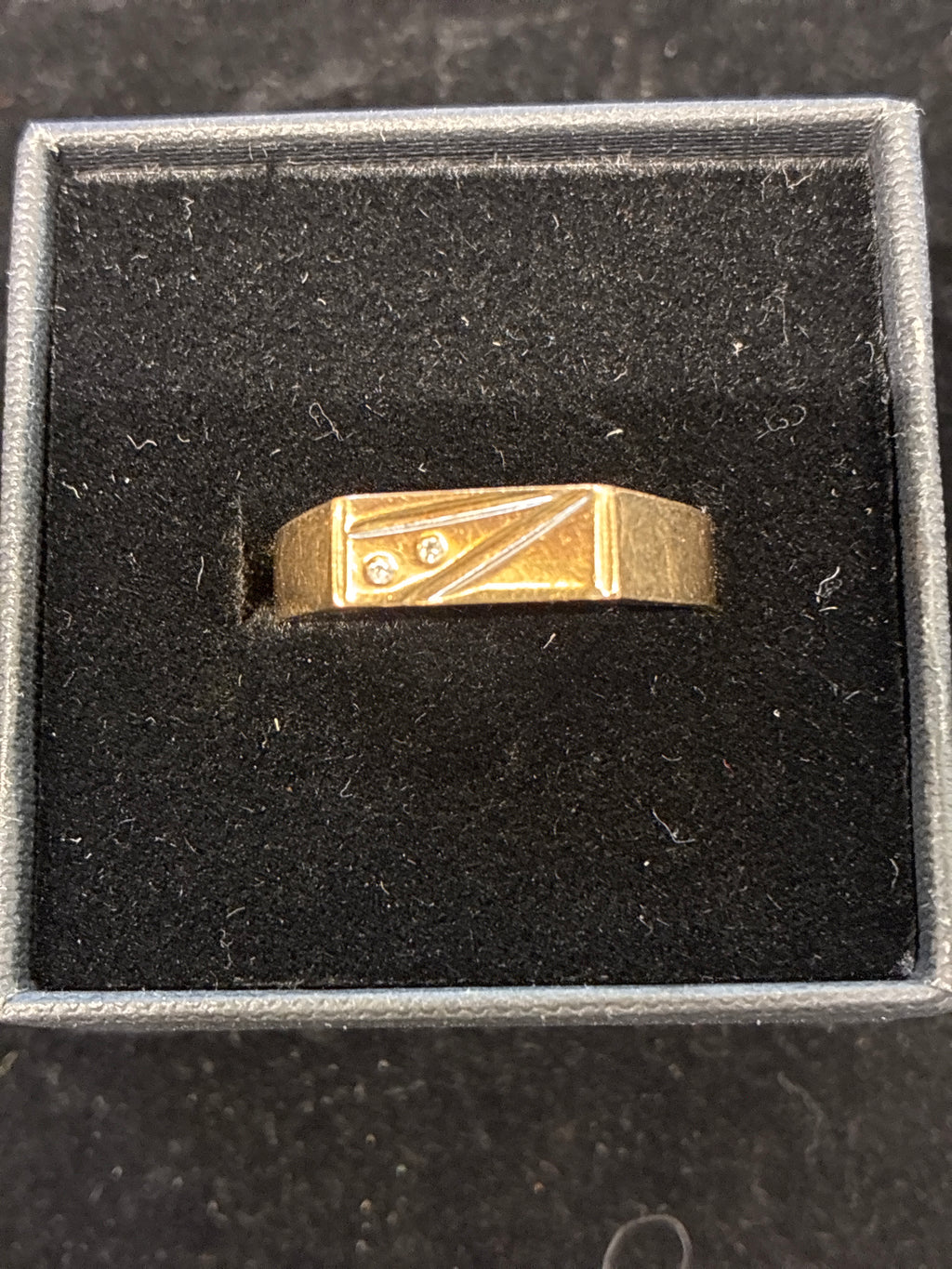 #R12 9ct Gold Diamond Ring – Size 22, 4.1g, Elegant Solid Band