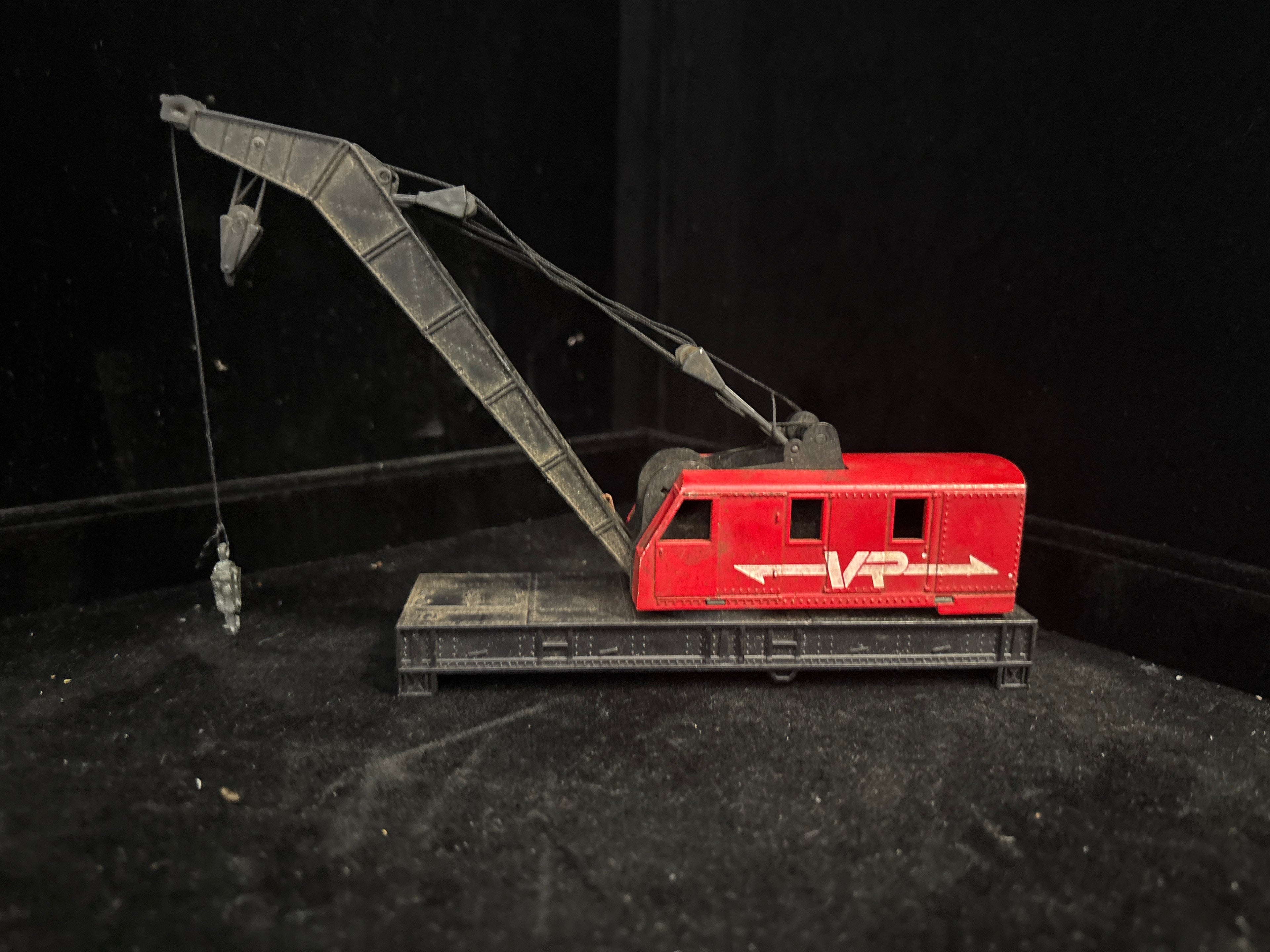 #P006 Vintage VP Red Rail Crane – HO Scale Model Train Accessory