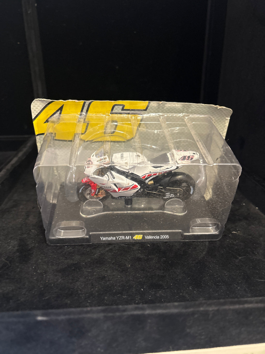 #P002 Yamaha YZR‑M1 Diecast Bike – #46 Valencia 2005 – MotoGP Miniature Collectible