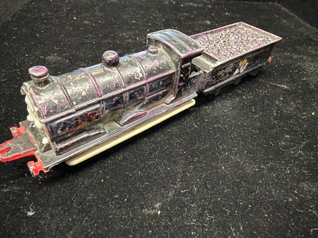 #P008 Vintage 1997 Ertl Thomas & Friends Metal Train Engine & Coal Tender – Well‑Worn Collectible Toy Model