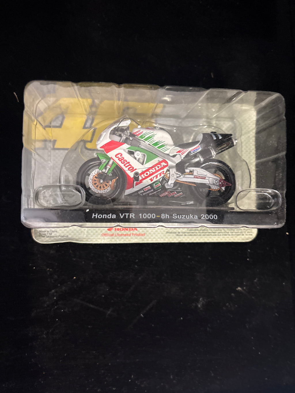 #P003 Honda VTR 1000 Castrol 8h Suzuka 2000 Die‑Cast Racing Bike (Licensed Honda Model)