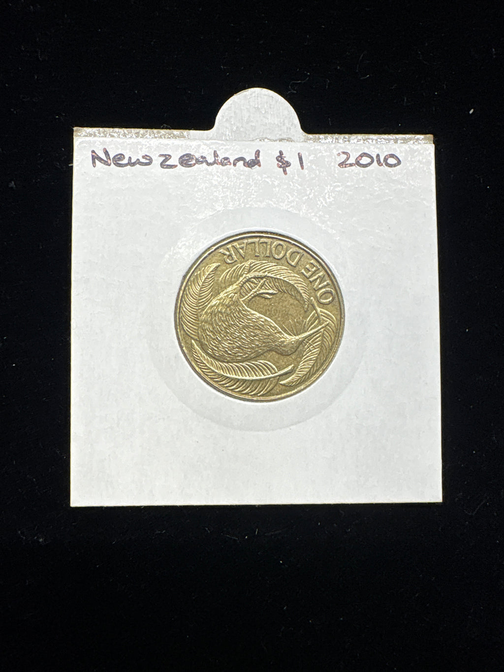 #M138 2010 New Zealand $1 Kiwi Coin – BU Condition in 2x2 Holder