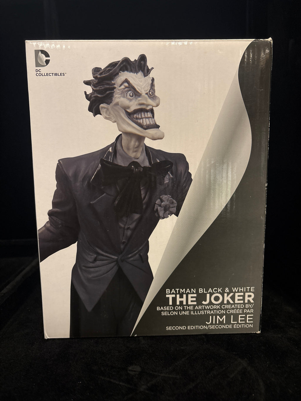 #P001 DC Collectibles Batman Black & White Joker Statue (Jim Lee Second Edition)