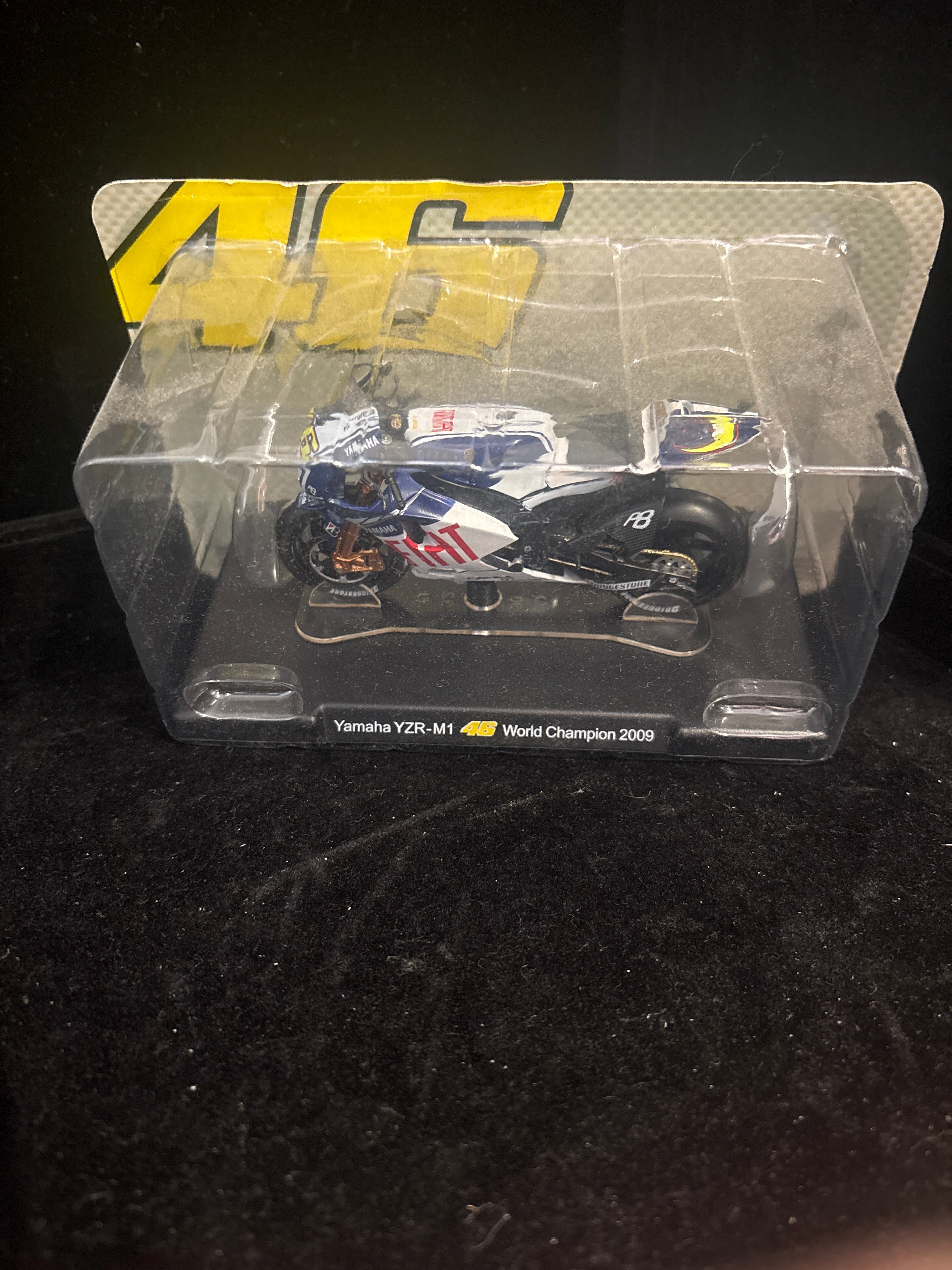 #P004 Yamaha YZR‑M1 “46” World Champion 2009 Die‑Cast Motorcycle Model (Panini)