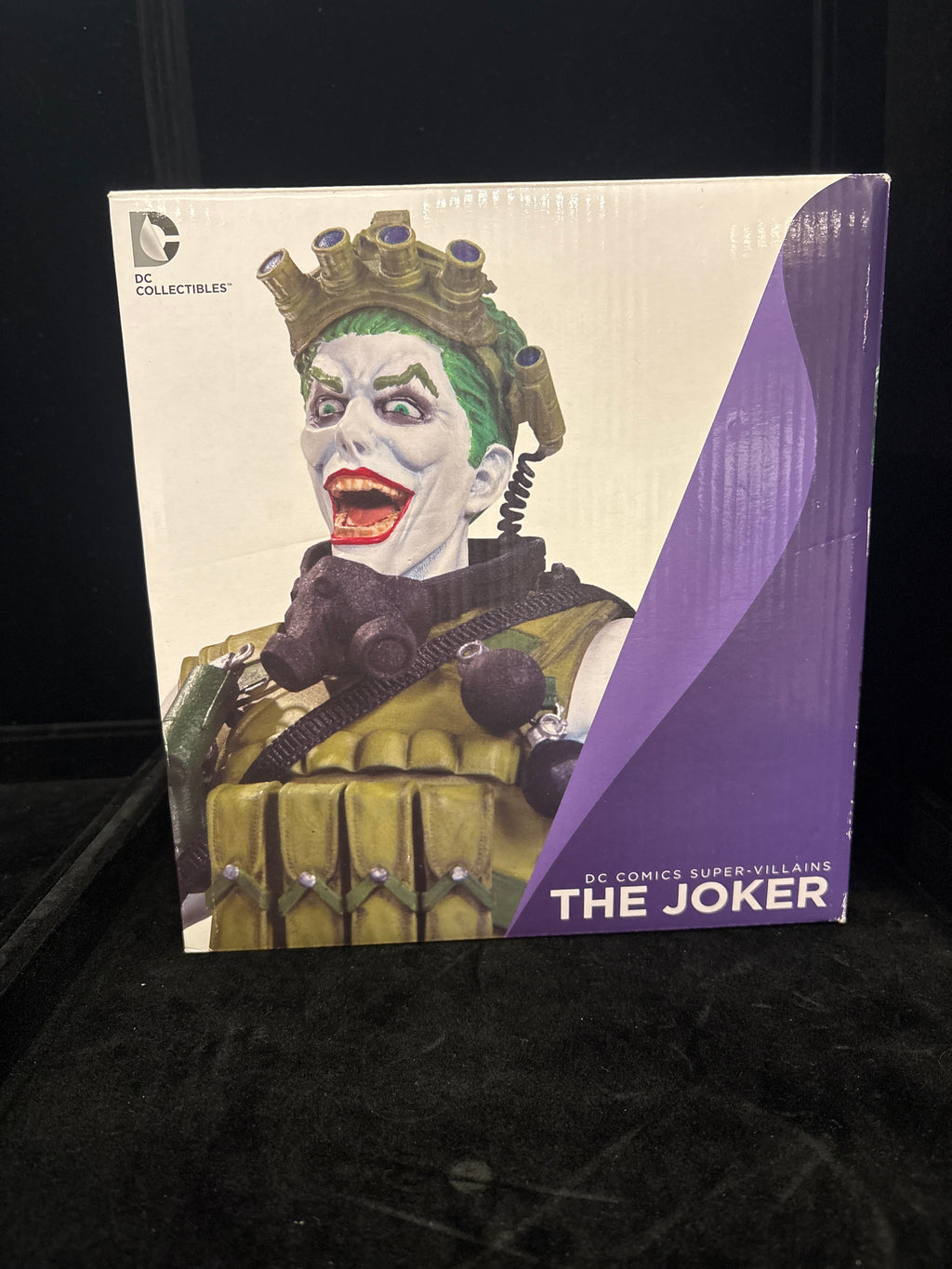 #P001 DC Collectibles “The Joker” Super‑Villains Bust – New in Box