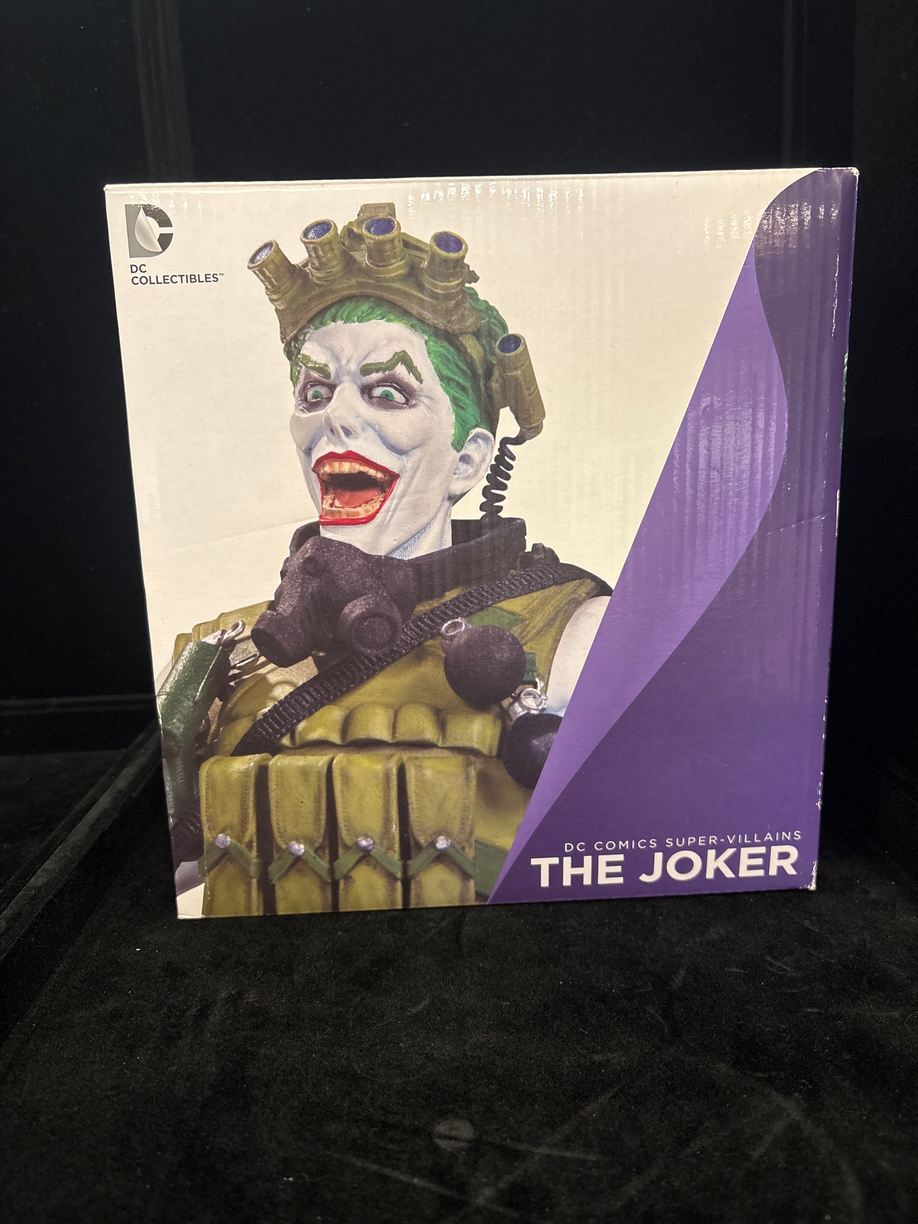 #P001 DC Collectibles “The Joker” Super‑Villains Bust – New in Box
