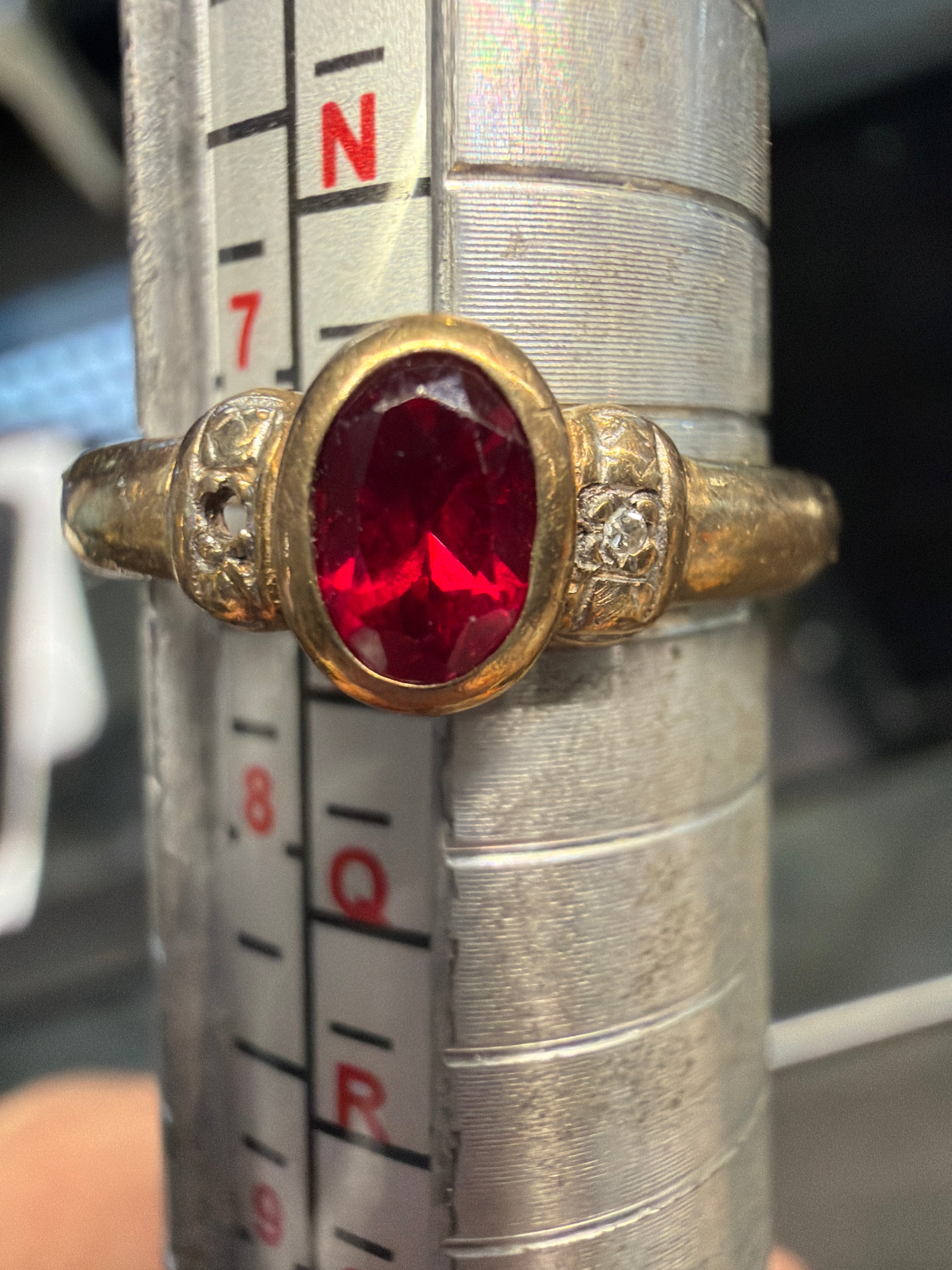 #R101 9ct Gold Ruby Ring • Size 16 • 2.1g Vintage Style
