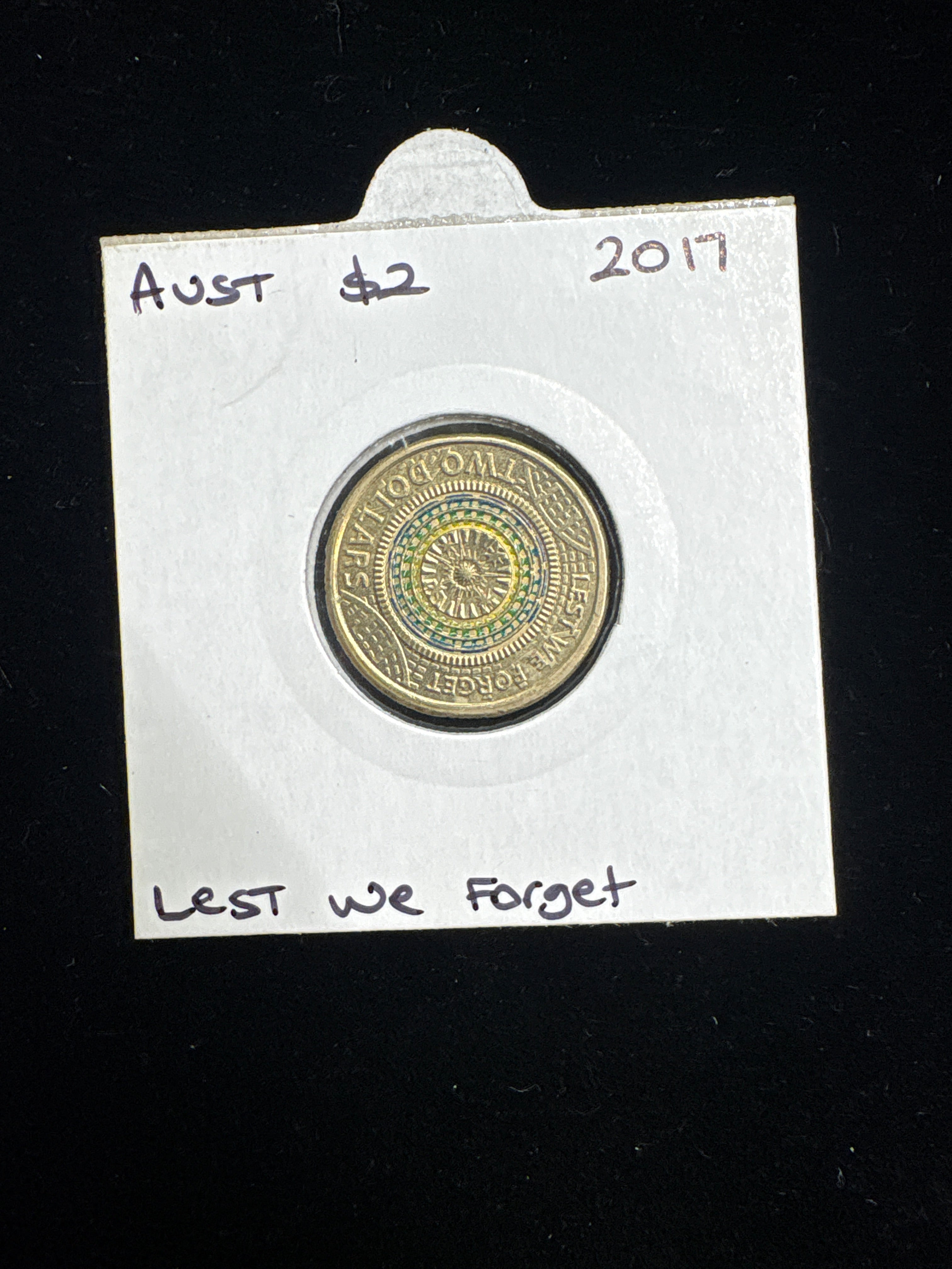 #M166 2017 Australia $2 “Lest We Forget” Coloured Remembrance Coin (Circulated)