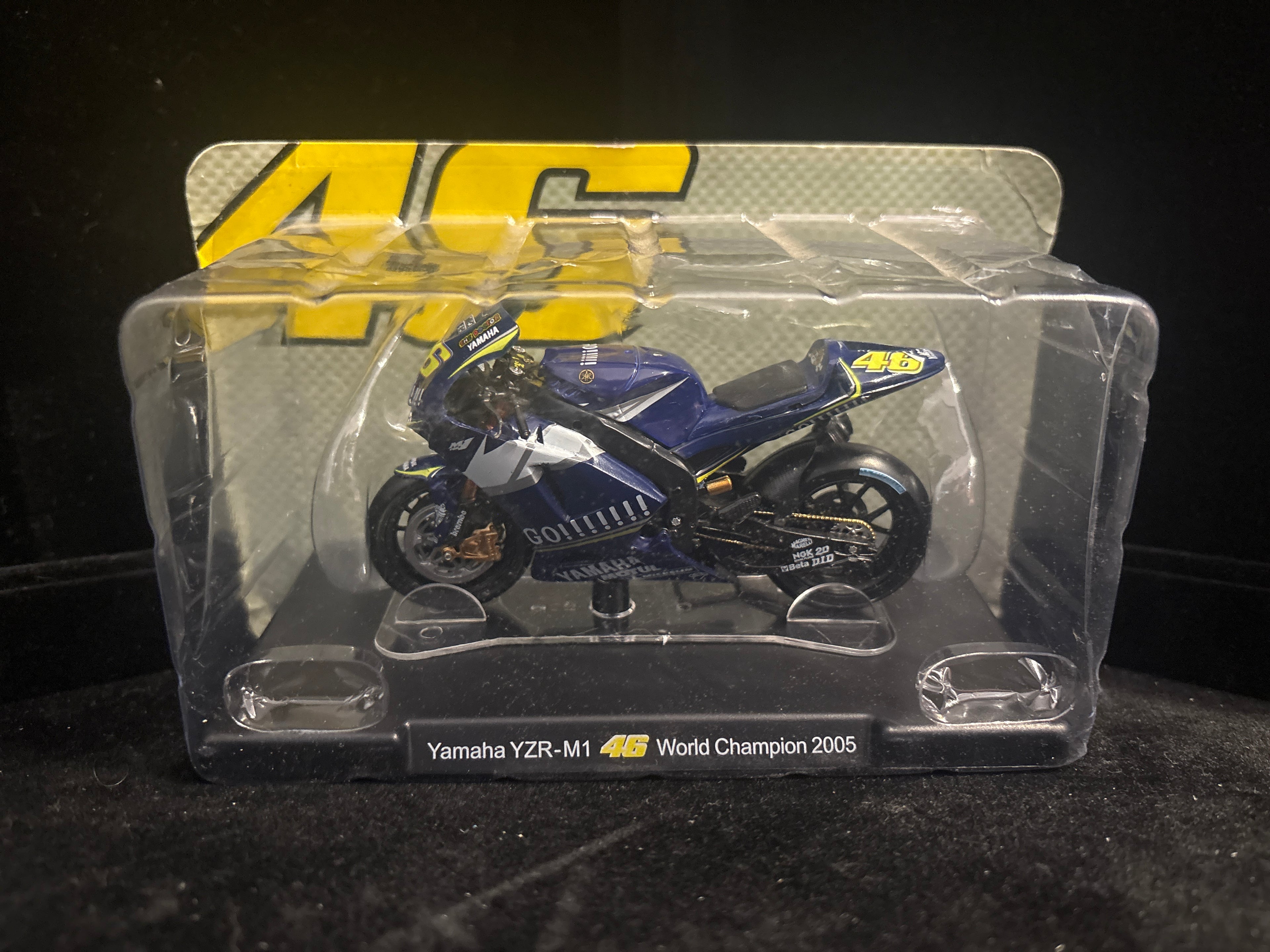 #P004 Yamaha YZR‑M1 #46 World Champion 2005 Miniature Die‑Cast Motorcycle Collectible
