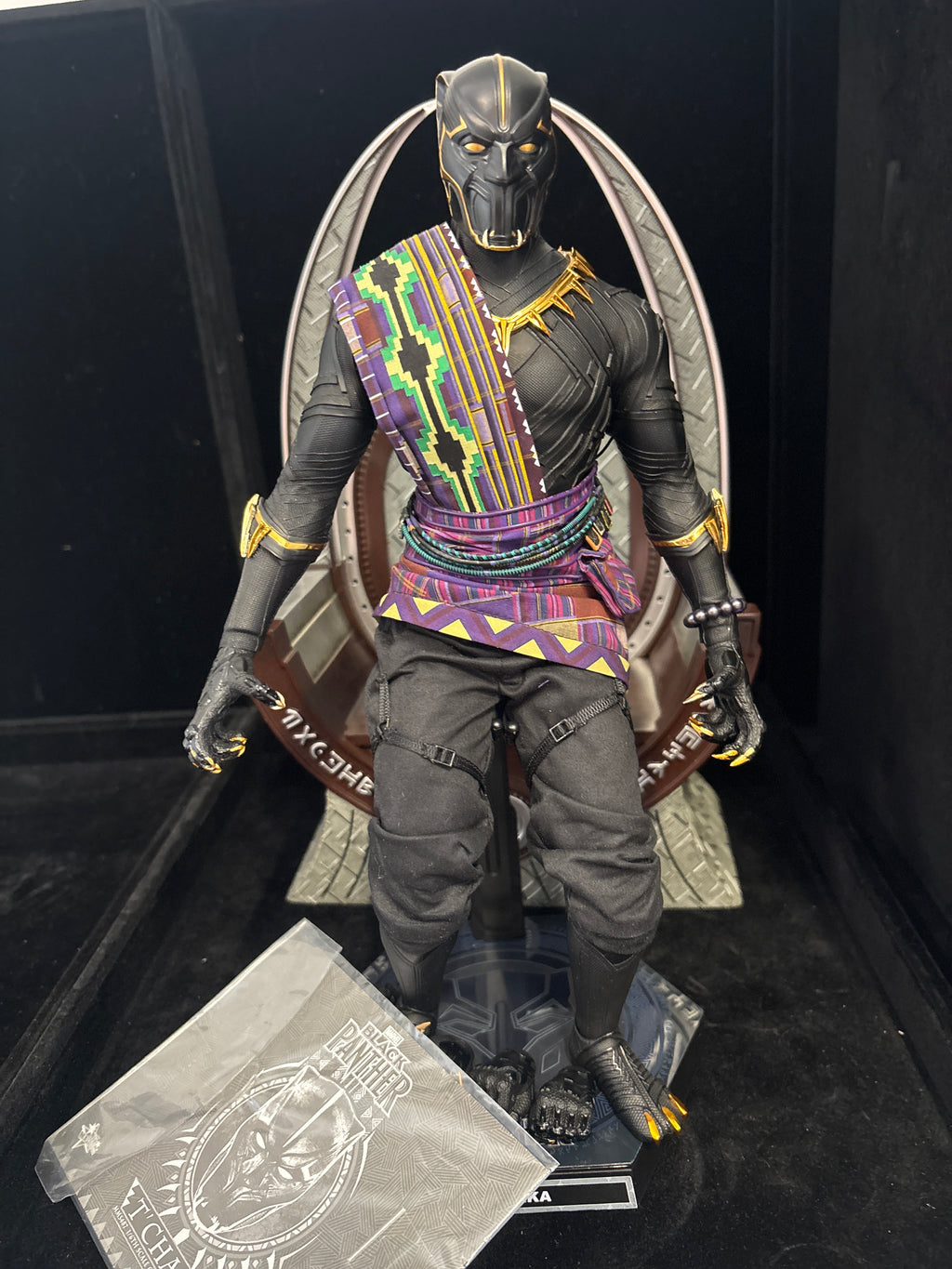 #P001 Hot Toys Black Panther T’Challa 1/6 Scale Figure with Throne & Accessories
