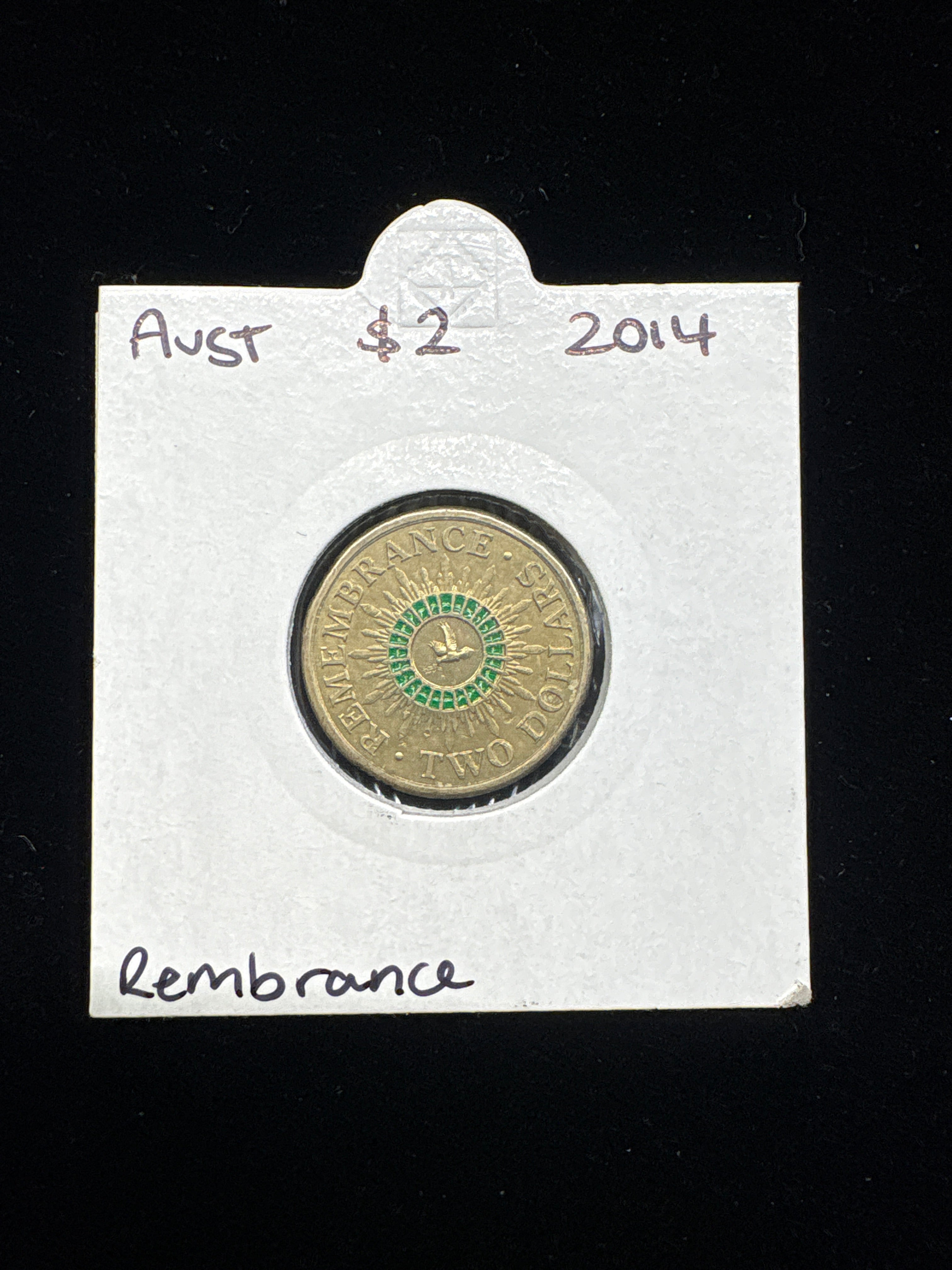 #M141 2014 Australia $2 Green Remembrance Circulated Coin (Coloured $2)