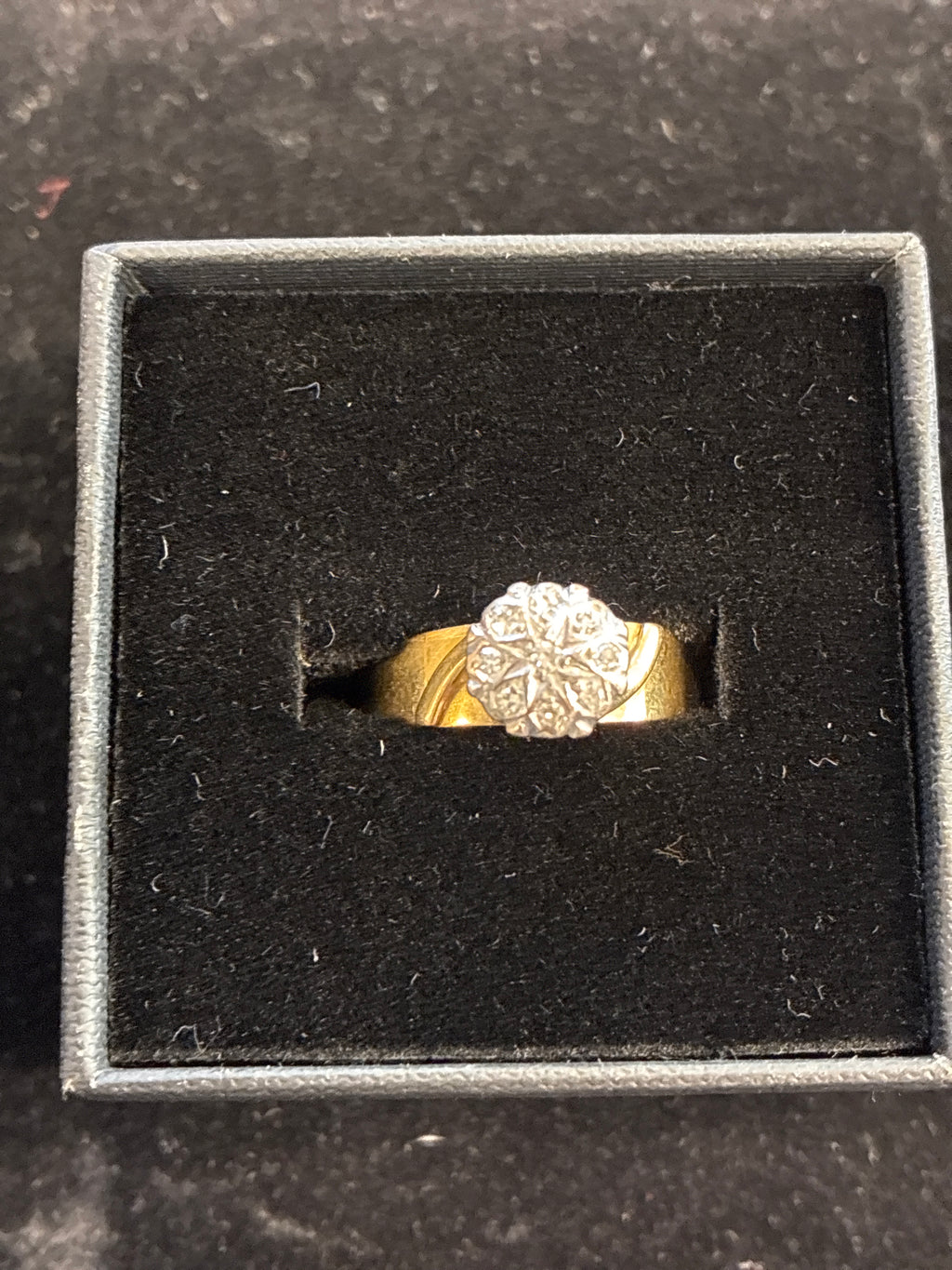 #R22 18K Gold Diamond Ring – Size 16, 4.2g, Elegant Fine Jewelry