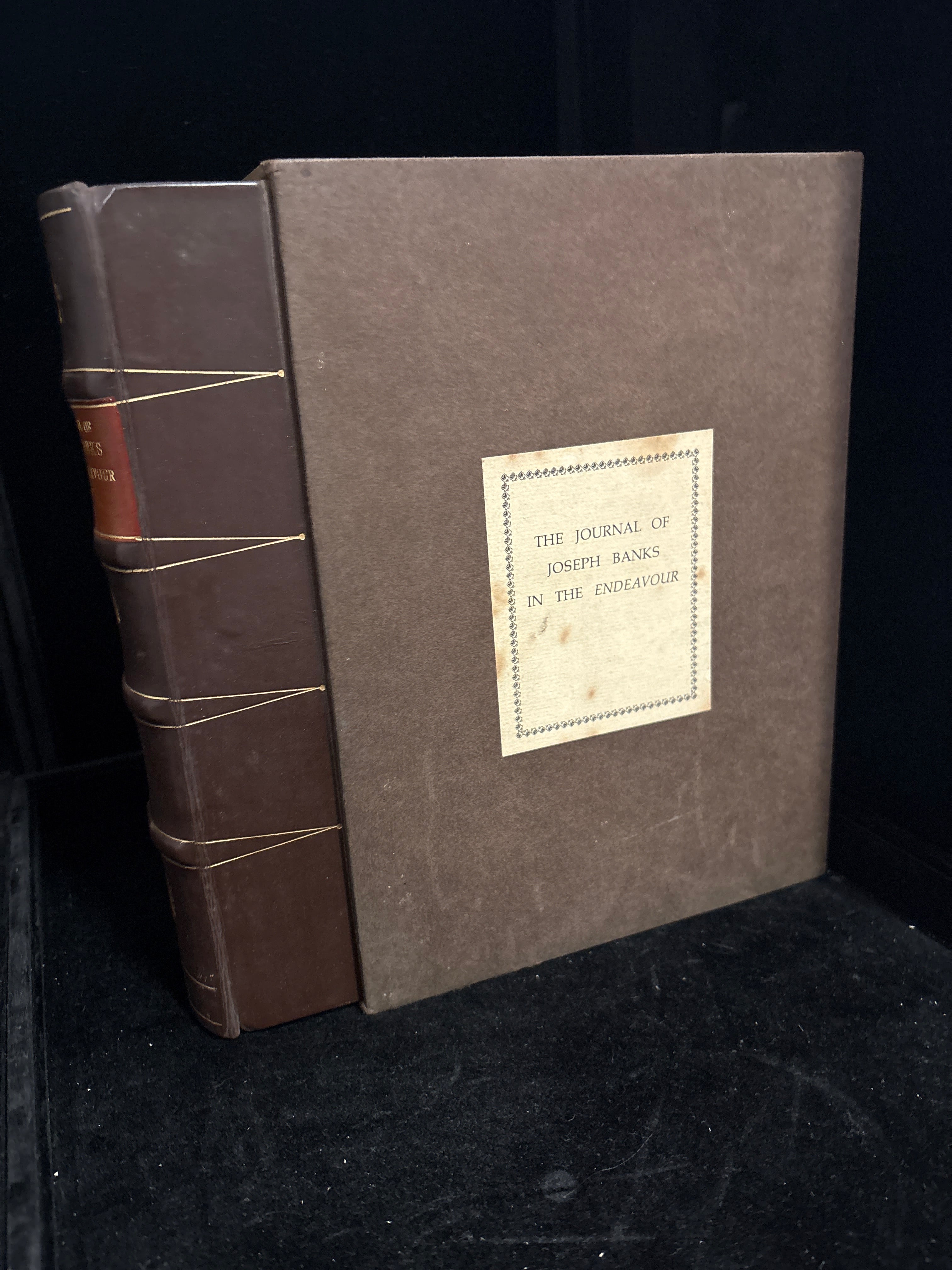 #P005 The Journal of Joseph Banks in the Endeavour – Leather‑Bound Collector’s Edition with Slipcase
