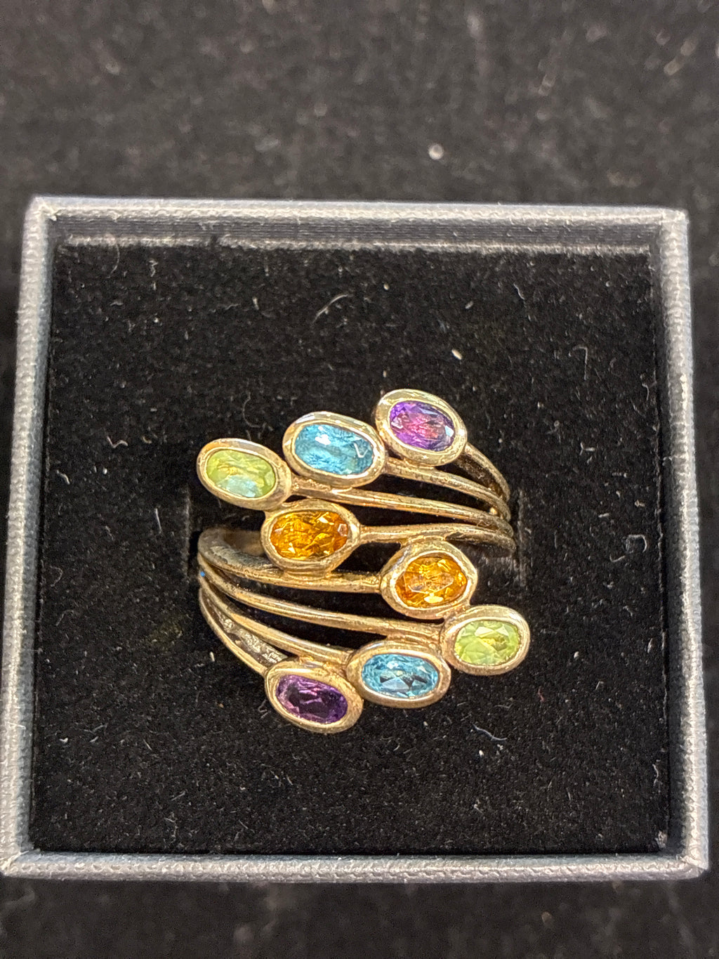 #R3 9ct Gold Ring with Unknown Stone, Size 13, 4.8g